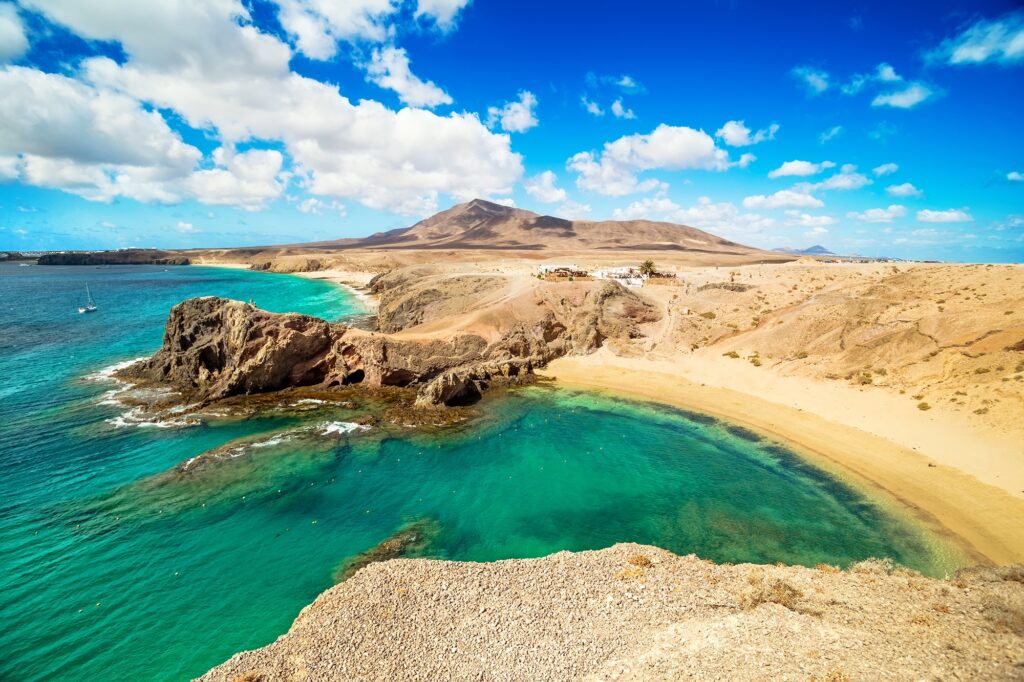 Destinos soleados para visitar en invierno: Islas Canarias y Madeira