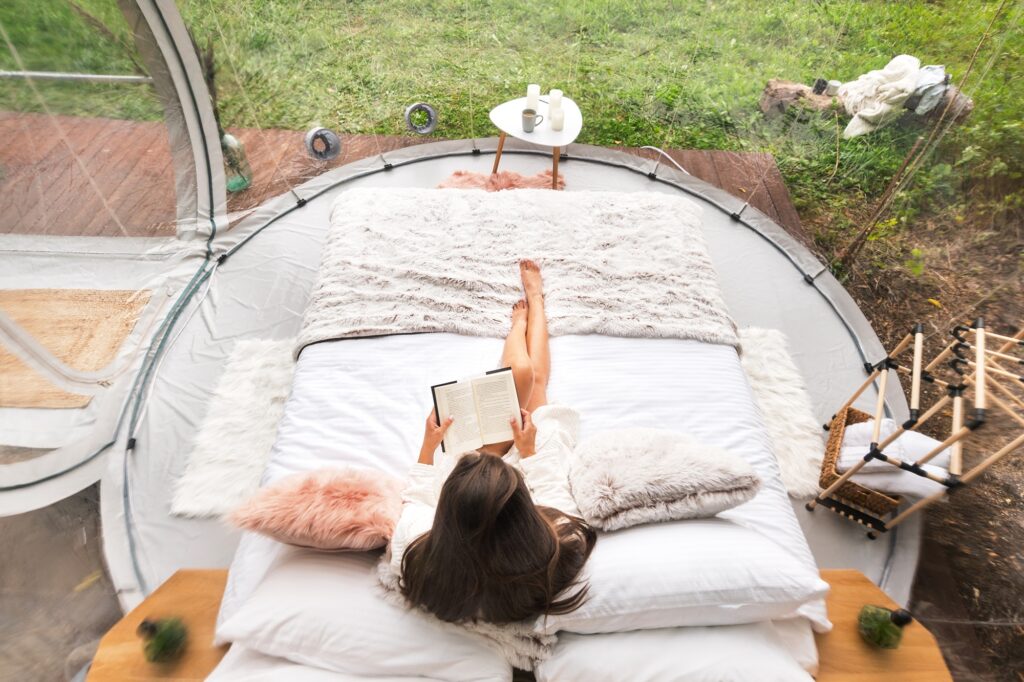 Dormir en una burbuja bajo las estrellas: vive la nueva frontera del Glamping