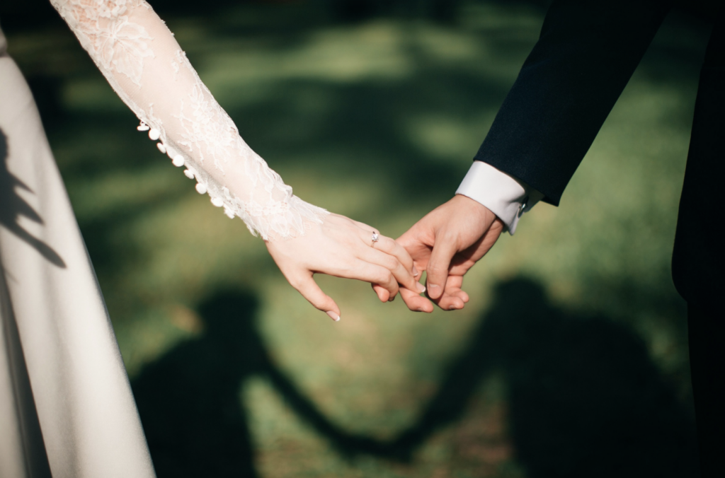los_mejores_regalos_de_boda_para_2025_ideas_unicas_para_sorprender_a_los_novios