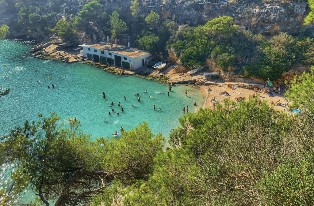 escapadas_en_ferry_a_mallorca_o_cerdeña_desde_barcelona_o_valencia